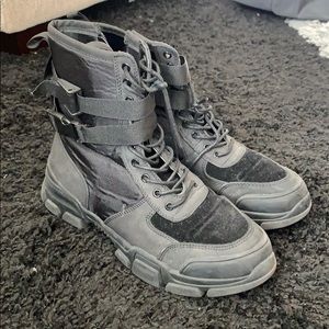 “Combat” boots